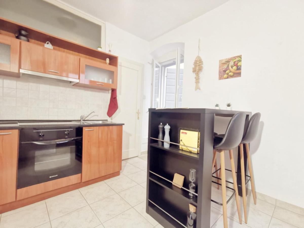 One Bedroom Apartment In The Old Town Split Buitenkant foto